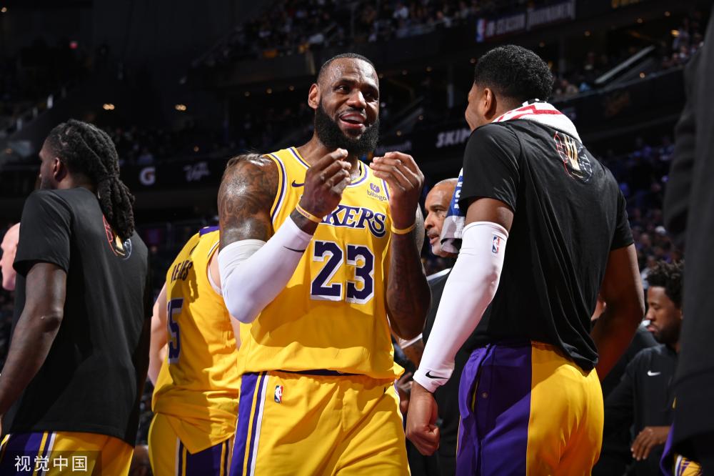 仅展现了她 仅展现了她